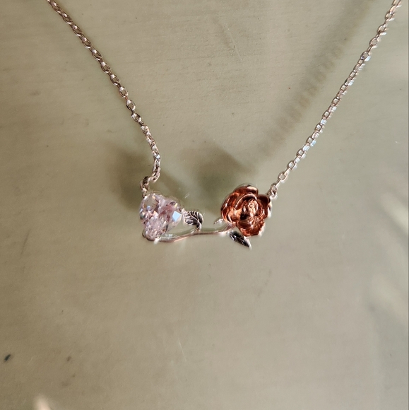 Elegant Silver Heart And Rose Necklace for Kids - Picture 2 of 2